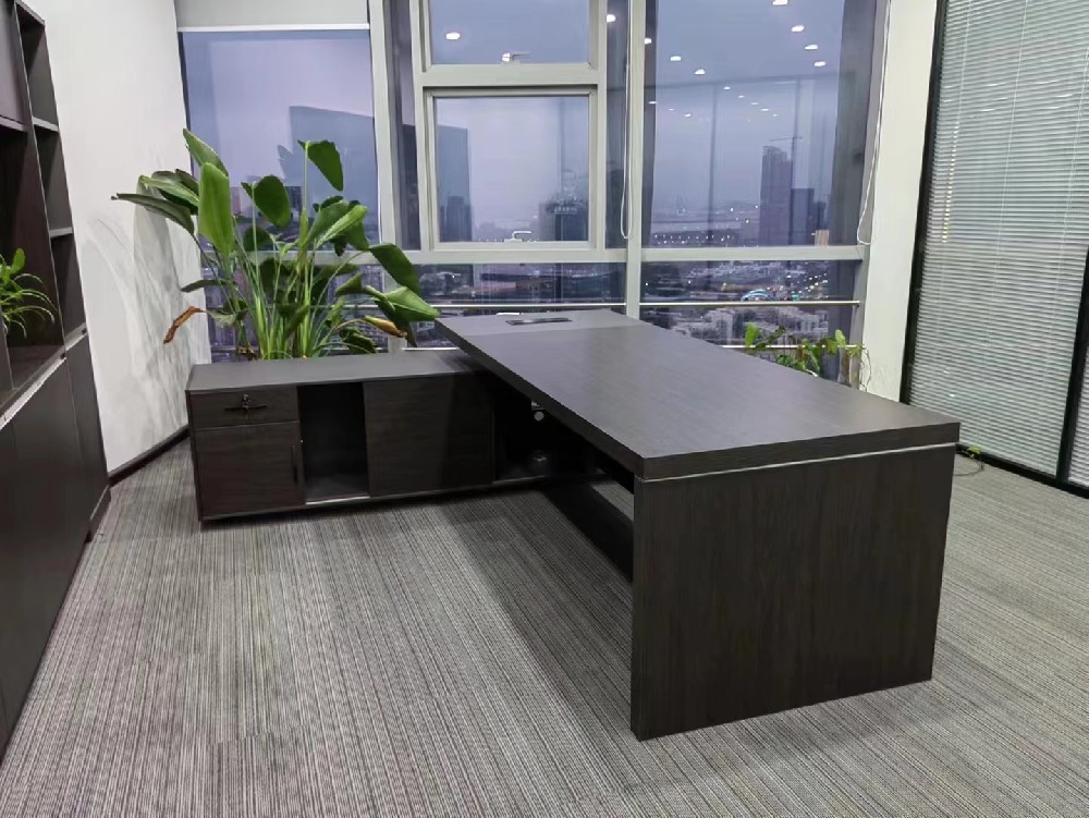 深圳市南山区哪里有二手老板办公桌椅桌卖？